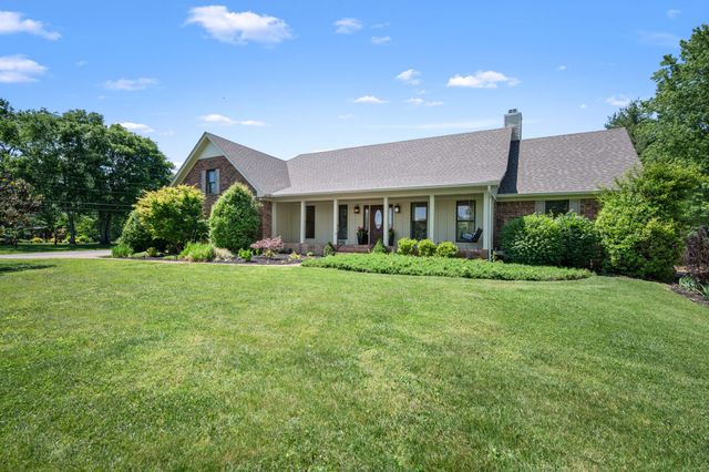 131 Arrowhead Dr, Hendersonville, TN 37075