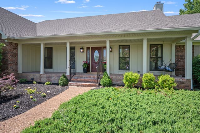 131 Arrowhead Dr, Hendersonville, TN 37075