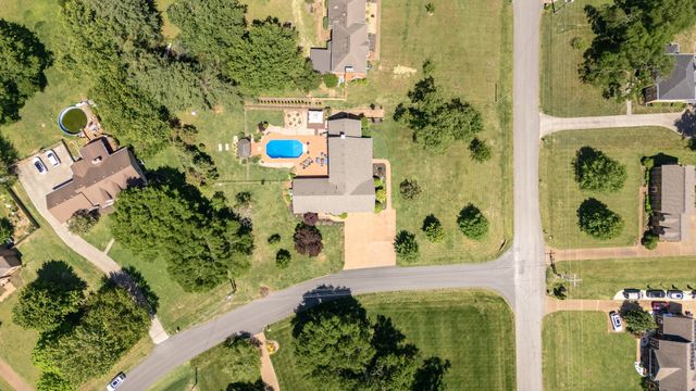131 Arrowhead Dr, Hendersonville, TN 37075