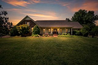131 Arrowhead Dr, Hendersonville, TN 37075