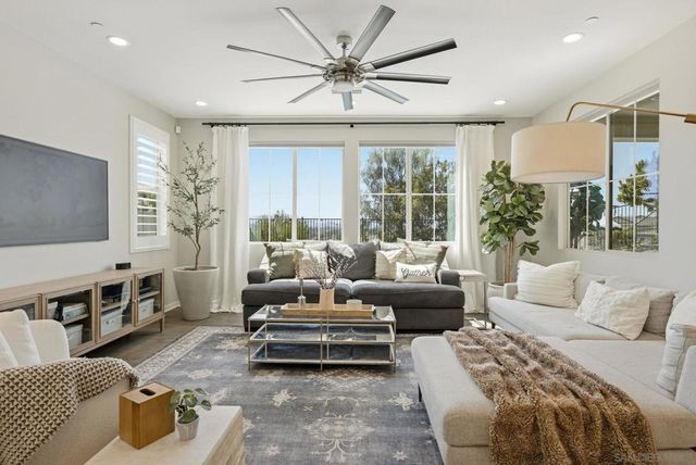 8959 Hightail Drive, Santee, CA 92071