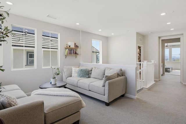 8959 Hightail Drive, Santee, CA 92071