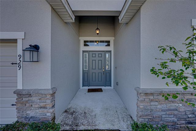 929 MONTGOMERY LANE, Polk City, FL 33868