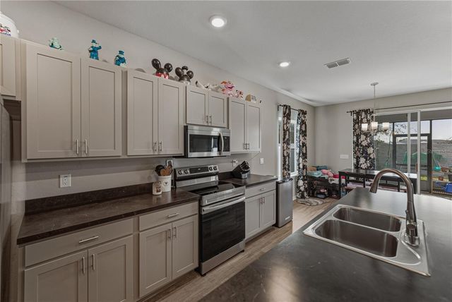 929 MONTGOMERY LANE, Polk City, FL 33868