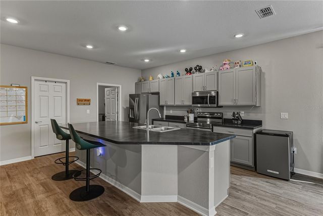 929 MONTGOMERY LANE, Polk City, FL 33868