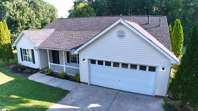 20 Two Gait Lane, Simpsonville, SC 29680