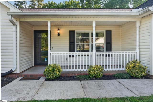 20 Two Gait Lane, Simpsonville, SC 29680