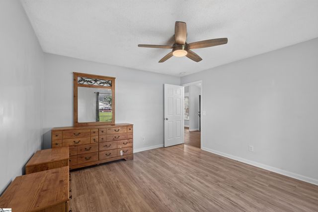 20 Two Gait Lane, Simpsonville, SC 29680