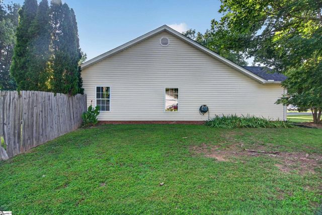20 Two Gait Lane, Simpsonville, SC 29680