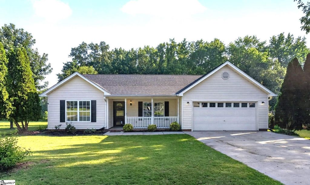 20 Two Gait Lane, Simpsonville, SC 29680