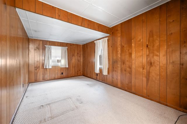 1101 Chestnut Street, Cadillac, MI 49601