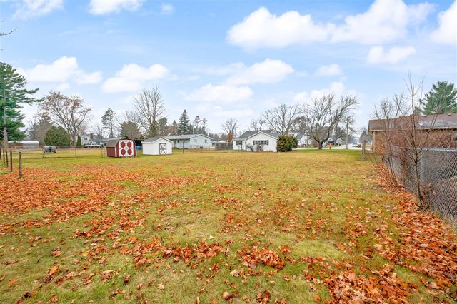 1101 Chestnut Street, Cadillac, MI 49601