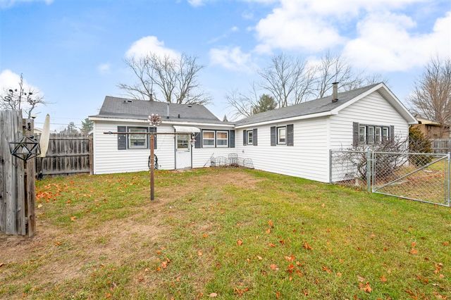 1101 Chestnut Street, Cadillac, MI 49601