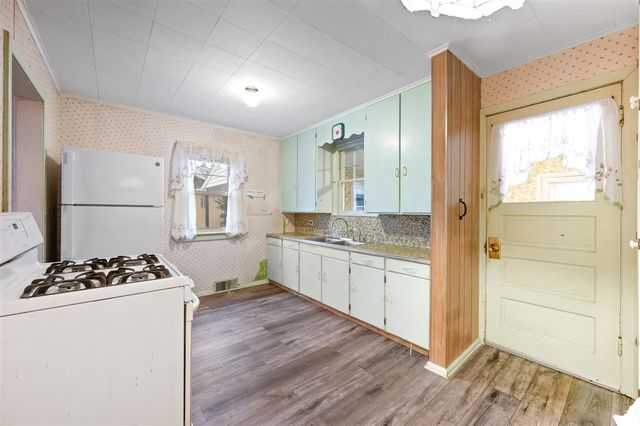 1101 Chestnut Street, Cadillac, MI 49601