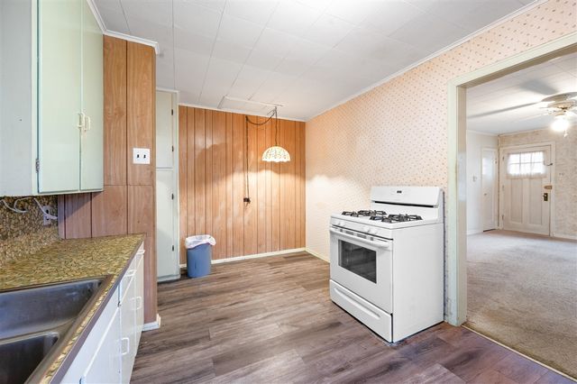 1101 Chestnut Street, Cadillac, MI 49601