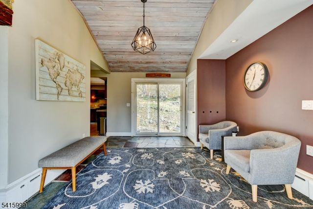 95 Dreahook Rd, Readington Twp., NJ 08833