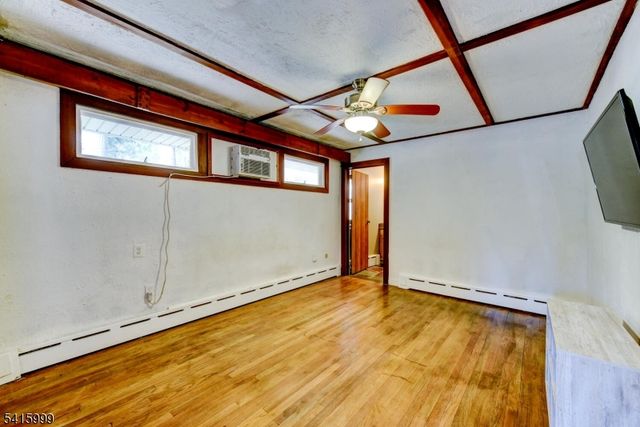 95 Dreahook Rd, Readington Twp., NJ 08833