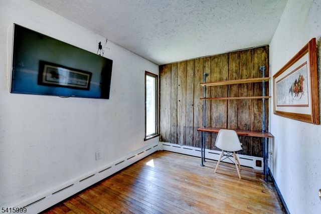 95 Dreahook Rd, Readington Twp., NJ 08833