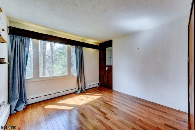 95 Dreahook Rd, Readington Twp., NJ 08833