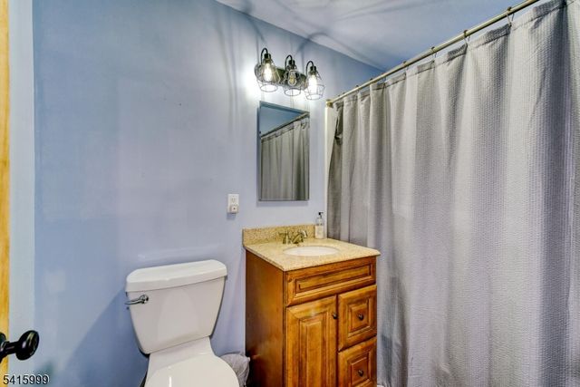 95 Dreahook Rd, Readington Twp., NJ 08833