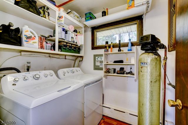 95 Dreahook Rd, Readington Twp., NJ 08833