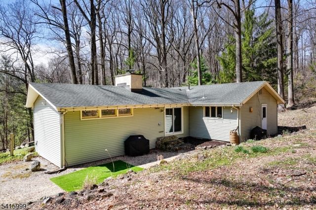 95 Dreahook Rd, Readington Twp., NJ 08833