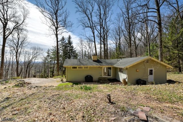 95 Dreahook Rd, Readington Twp., NJ 08833