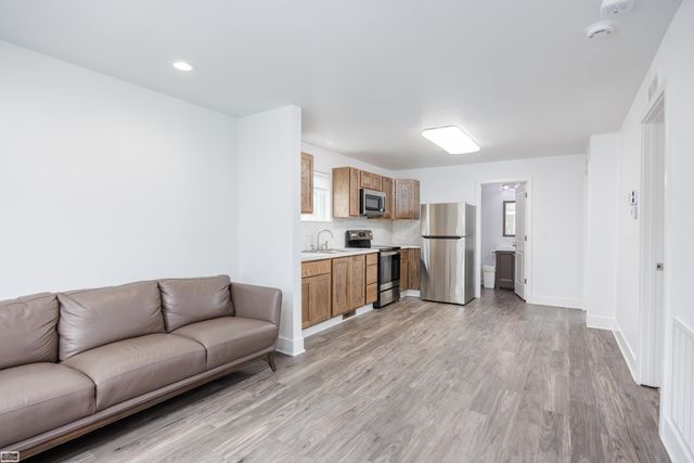 3220 Alpena Street, Burton, MI 48529