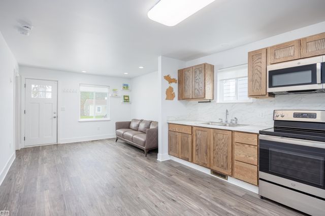 3220 Alpena Street, Burton, MI 48529