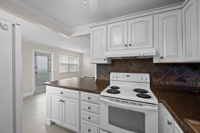 165 Dorchester H, West Palm Beach, FL 33417