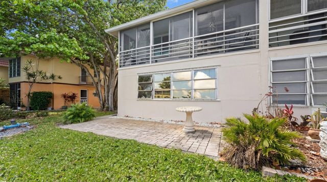 165 Dorchester H, West Palm Beach, FL 33417