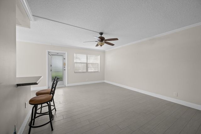 165 Dorchester H, West Palm Beach, FL 33417