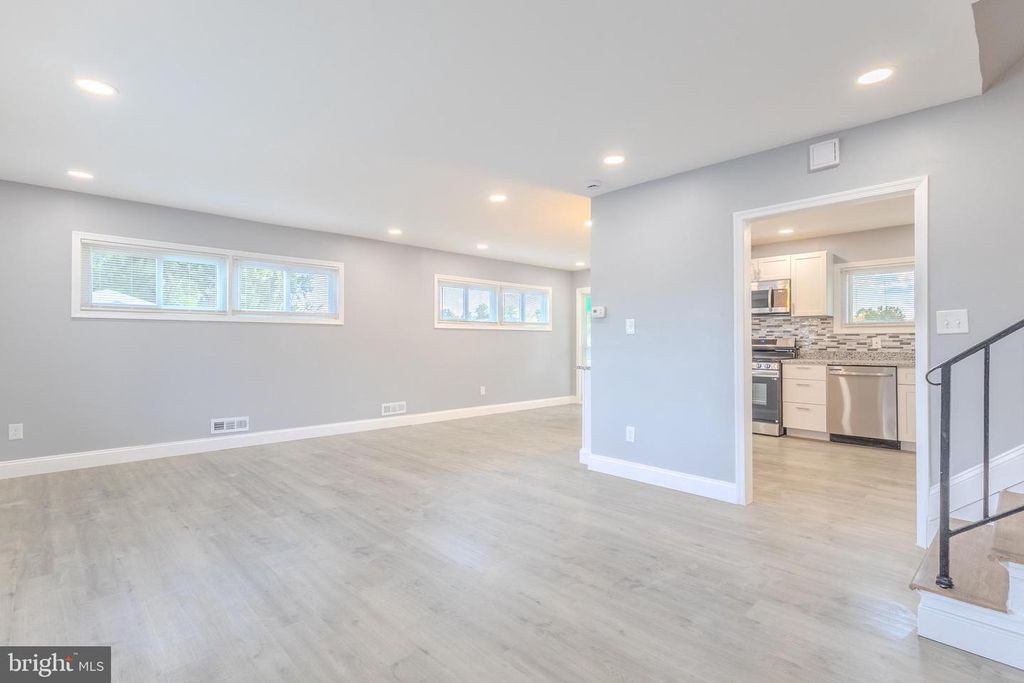 6001 JOHNNYCAKE RD, Baltimore, MD 21207