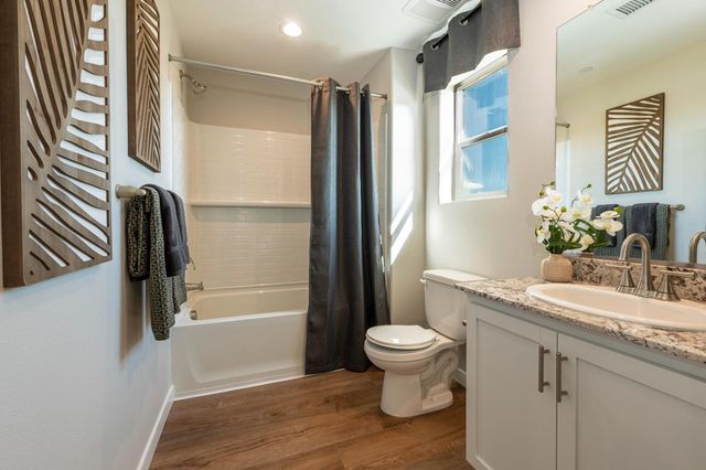 580 Ophelia Avenue, Madera, CA 93636