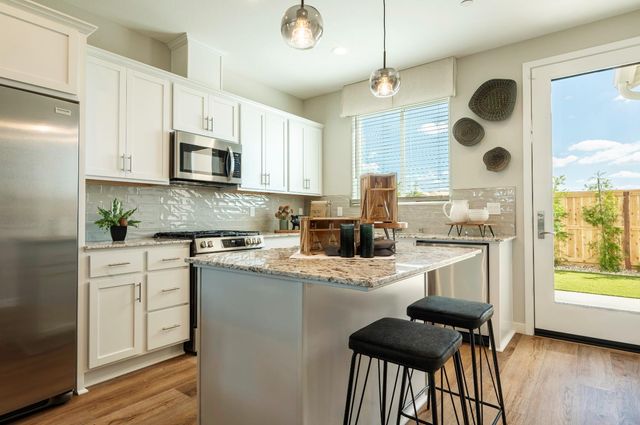 580 Ophelia Avenue, Madera, CA 93636