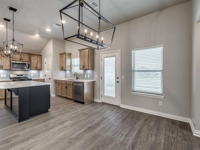 1237 SW 162nd Street, Moore, OK 73170