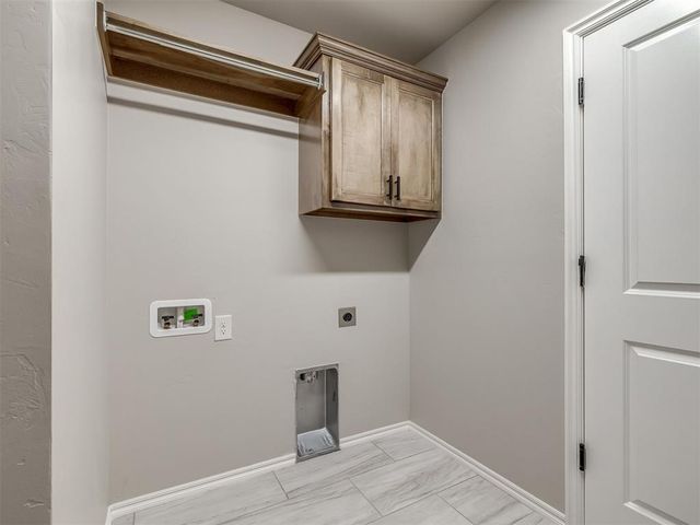 1237 SW 162nd Street, Moore, OK 73170