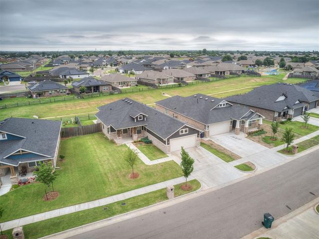 1237 SW 162nd Street, Moore, OK 73170