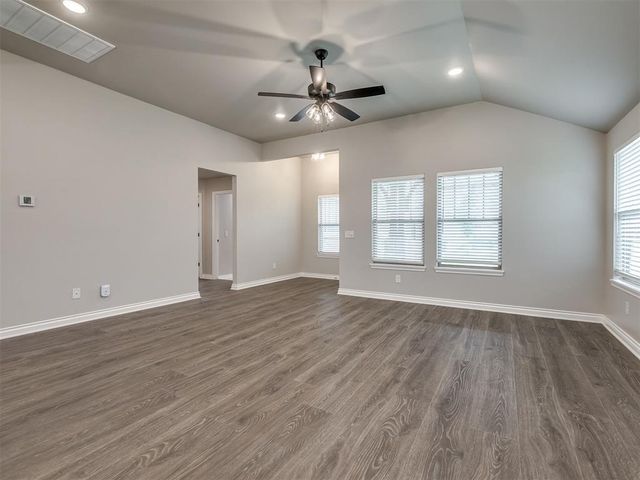 1237 SW 162nd Street, Moore, OK 73170