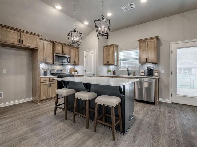 1237 SW 162nd Street, Moore, OK 73170