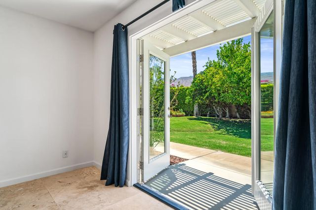 2898 N Sunrise Way, Palm Springs, CA 92262