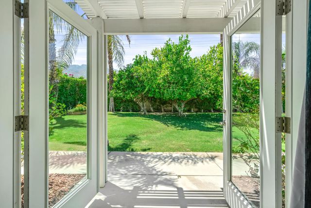 2898 N Sunrise Way, Palm Springs, CA 92262