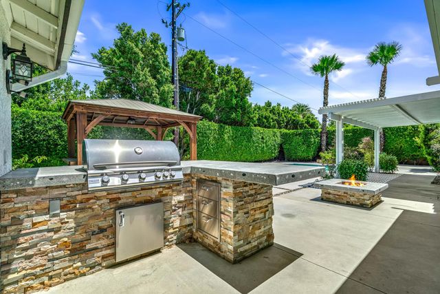 2898 N Sunrise Way, Palm Springs, CA 92262