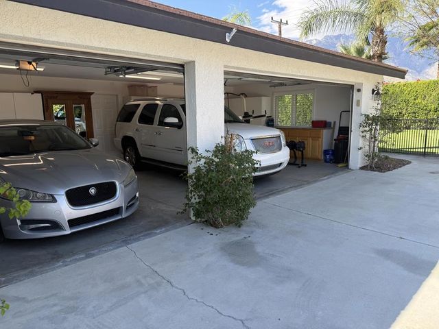 2898 N Sunrise Way, Palm Springs, CA 92262