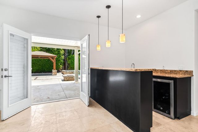 2898 N Sunrise Way, Palm Springs, CA 92262