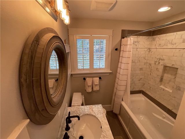 40 Keeher Avenue, Newport, RI 02840