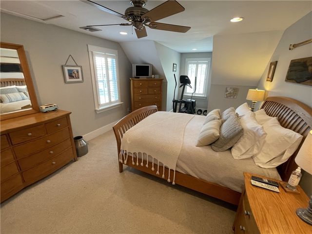 40 Keeher Avenue, Newport, RI 02840