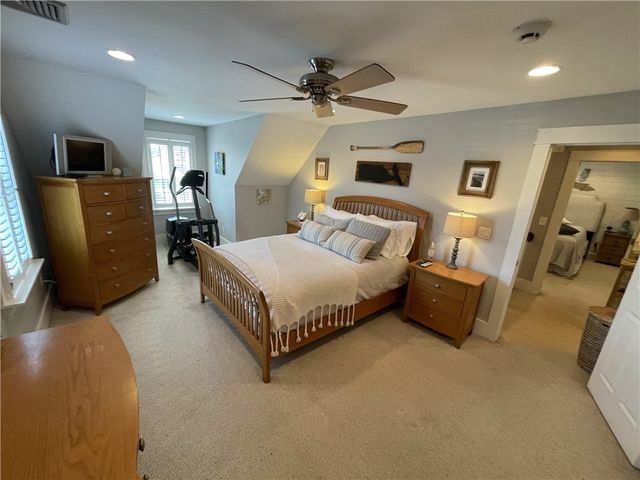 40 Keeher Avenue, Newport, RI 02840