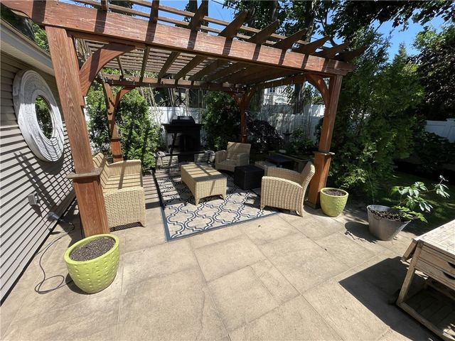 40 Keeher Avenue, Newport, RI 02840