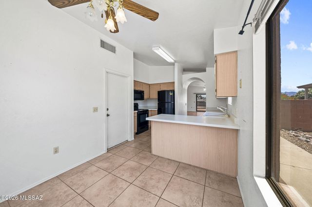 184 E Camino De Diana, Green Valley, AZ 85614